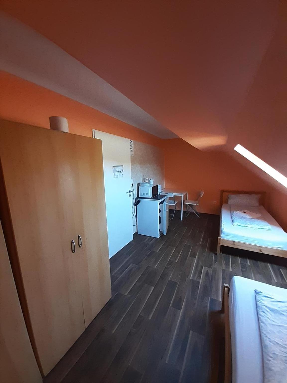 Hostel Budget Allach & Eve 168 München